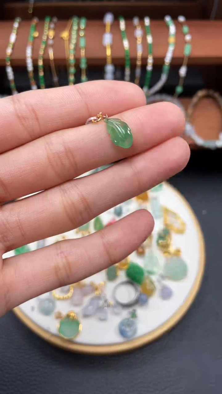 【闪购商品】翡翠吊坠(不含链)18K金镶嵌一个  JK201