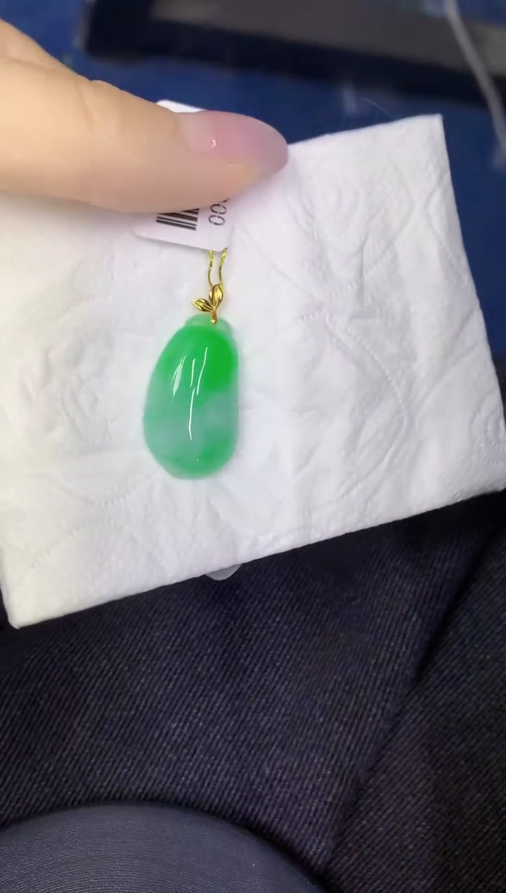 颈饰18K金镶嵌翡翠缅甸天然翡翠A货