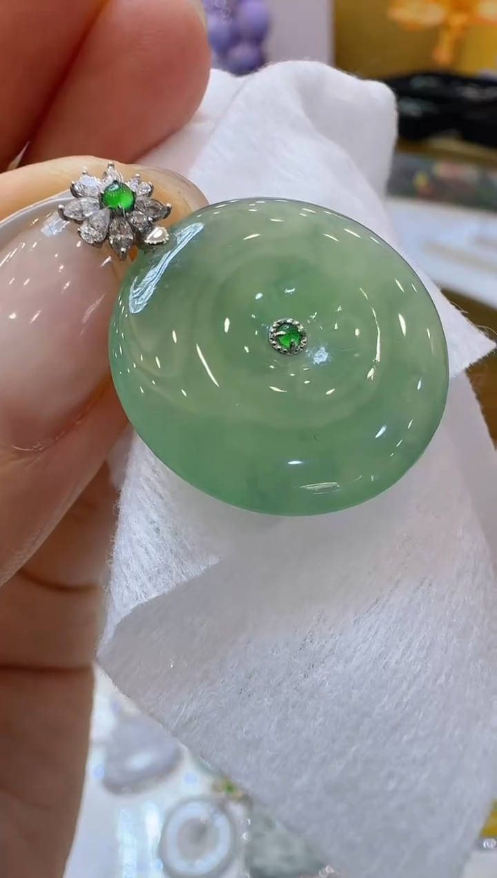 翡翠18K金镶嵌吊坠(不含链)多样性发货拍一发一