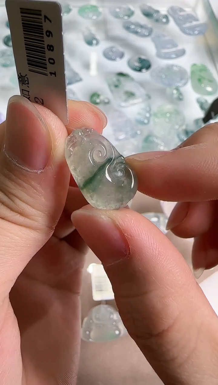 【闪购商品】翡翠吊坠(不含链)未镶嵌..