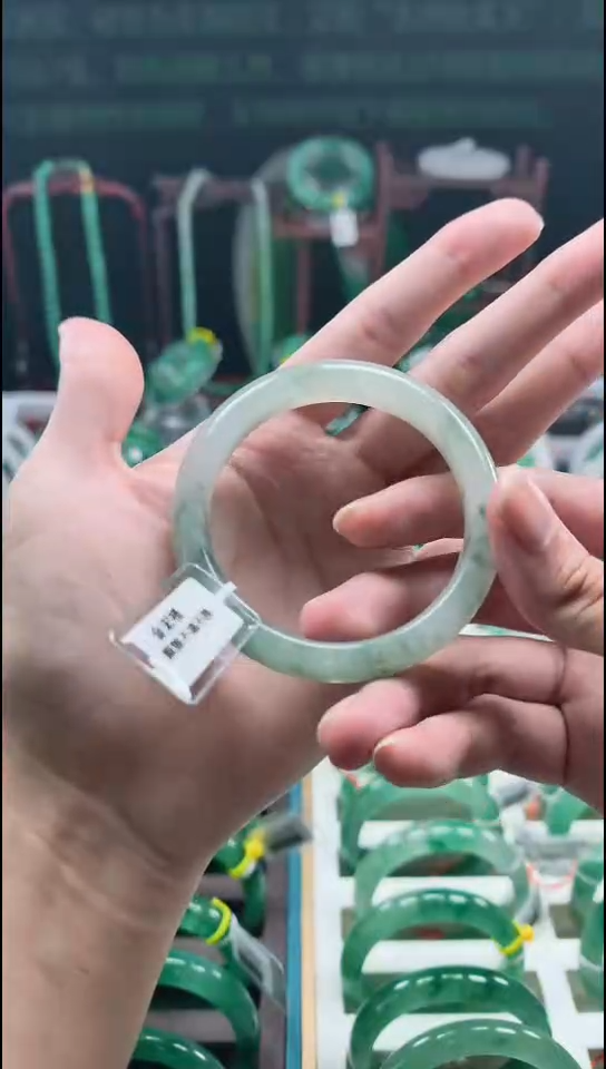 吊坠(不含链)未镶嵌石英质玉天山翠手镯