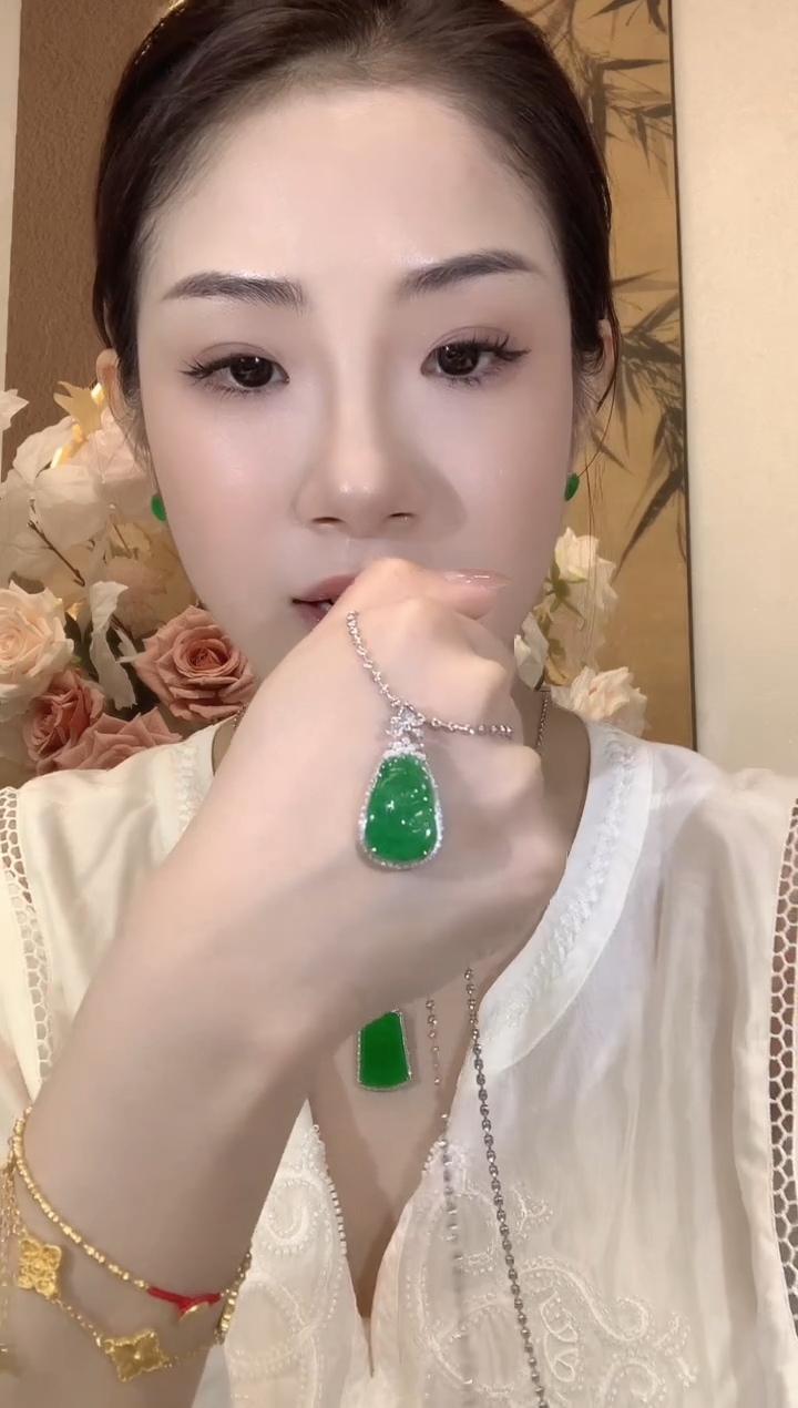 翡翠18K金镶嵌吊坠(不含链)A25翡翠