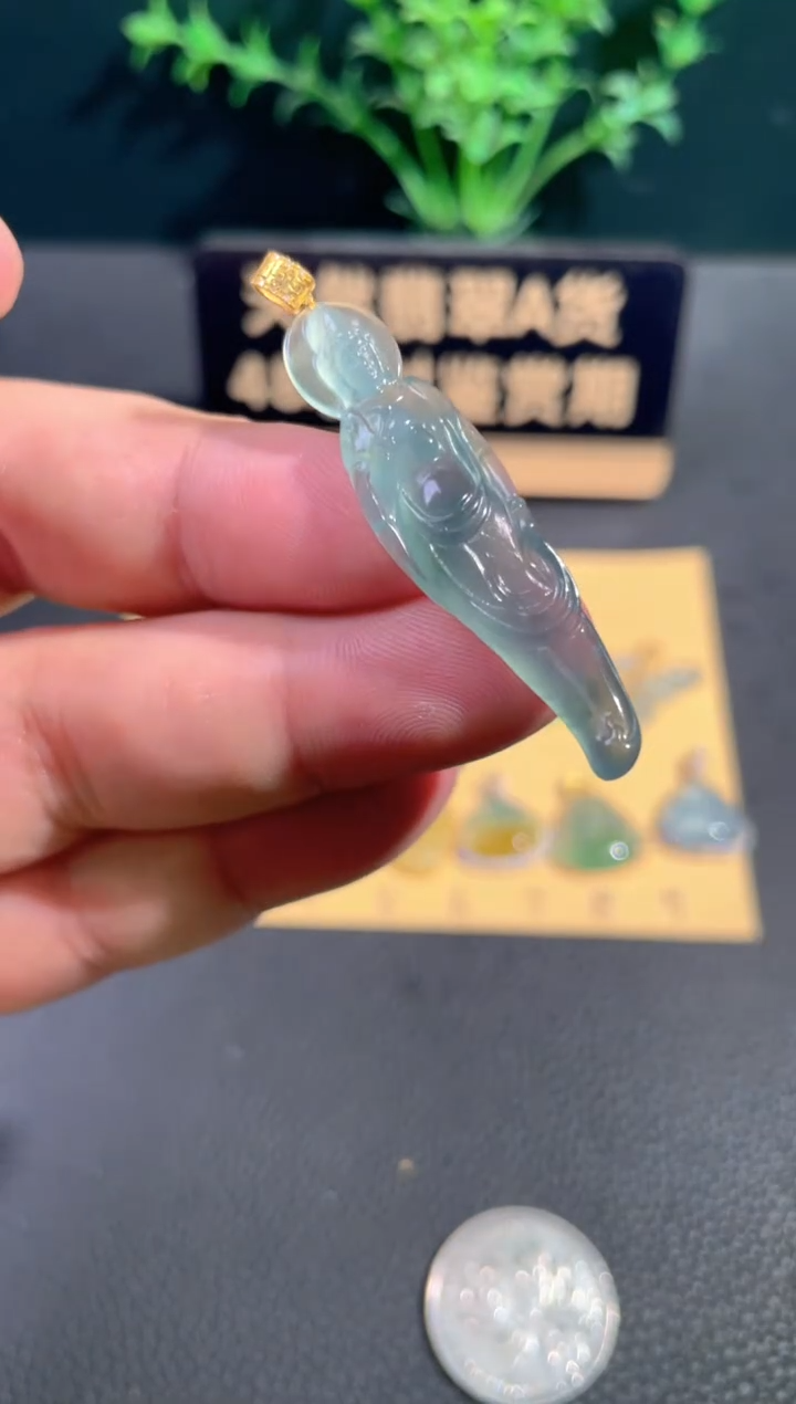颈饰18K金镶嵌翡翠翡翠