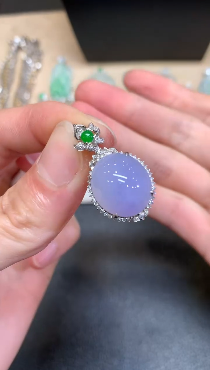 【闪购商品】翡翠颈饰18K金镶嵌蛋面【无服务费】