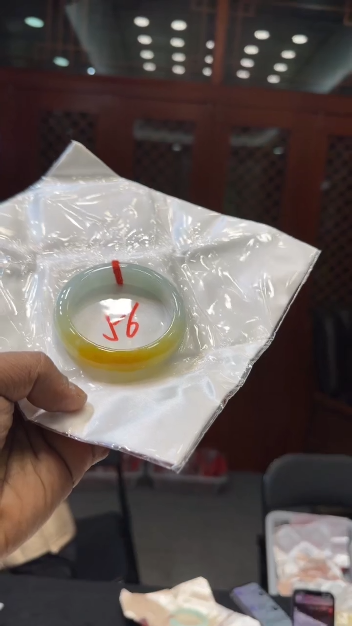 【闪购商品】翡翠手镯未镶嵌手镯