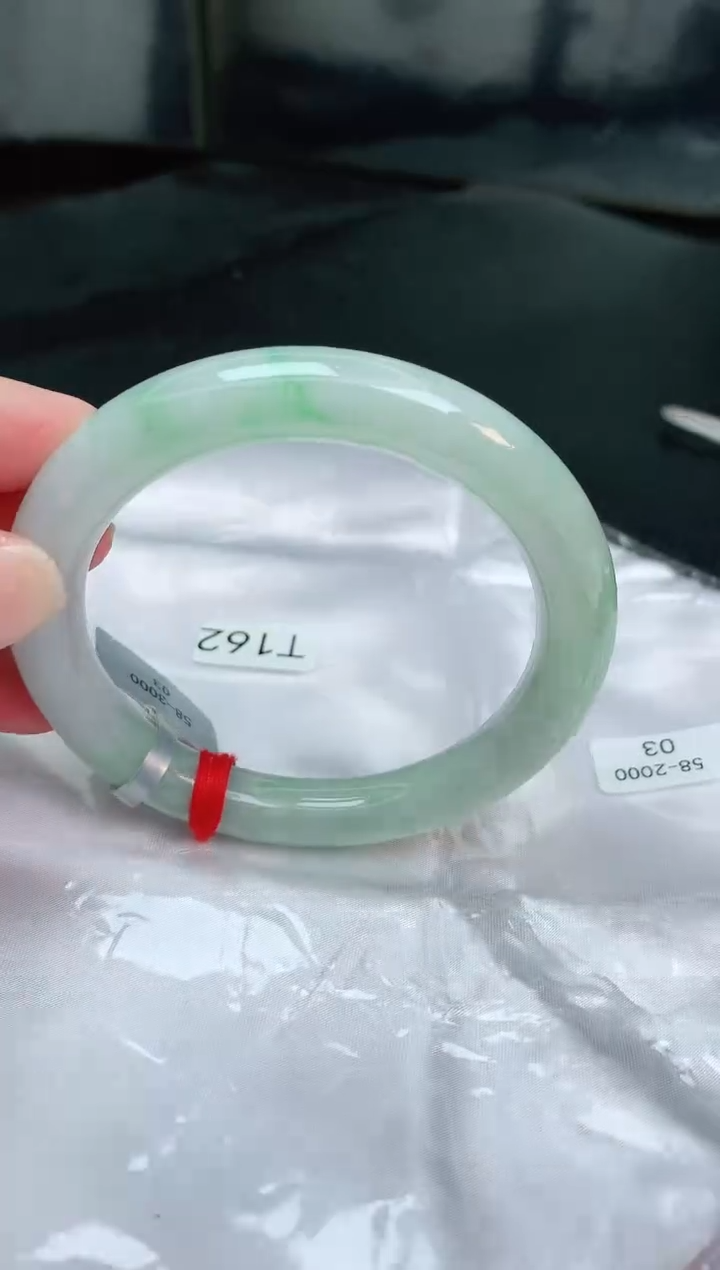 翡翠未镶嵌手镯缅甸天然A货翡翠手镯