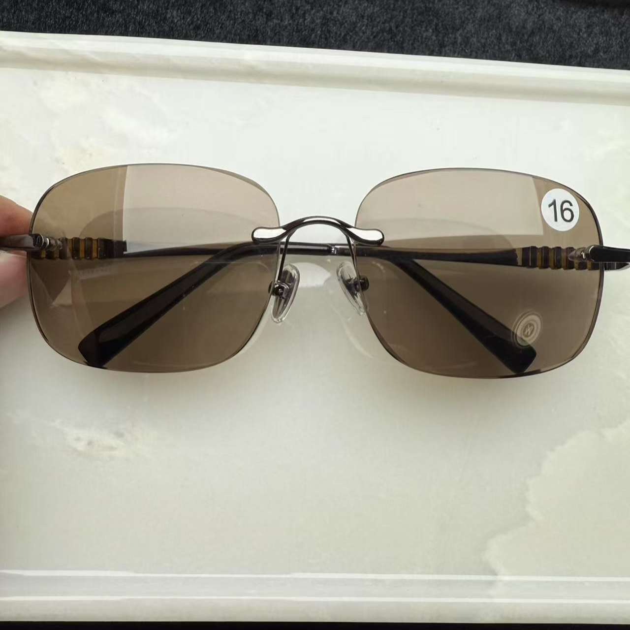 16号天然水晶眼镜缓解眼疲劳男士百搭潮流显脸小太阳墨镜