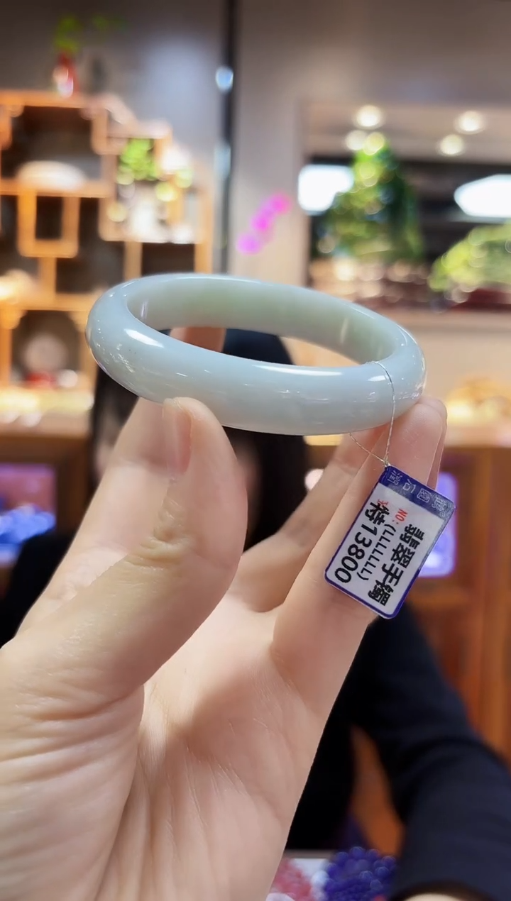 【闪购商品】翡翠颈饰未镶嵌58.3手镯