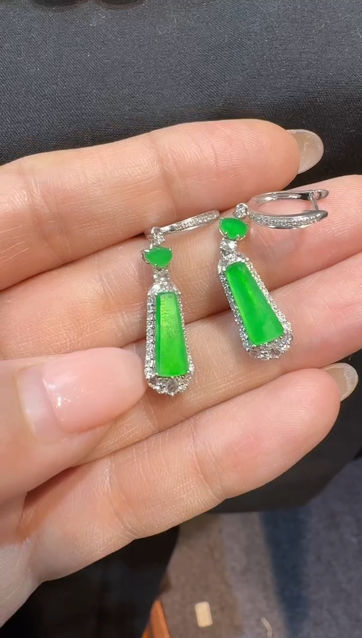 【闪购商品】翡翠耳饰18K金镶嵌耳包