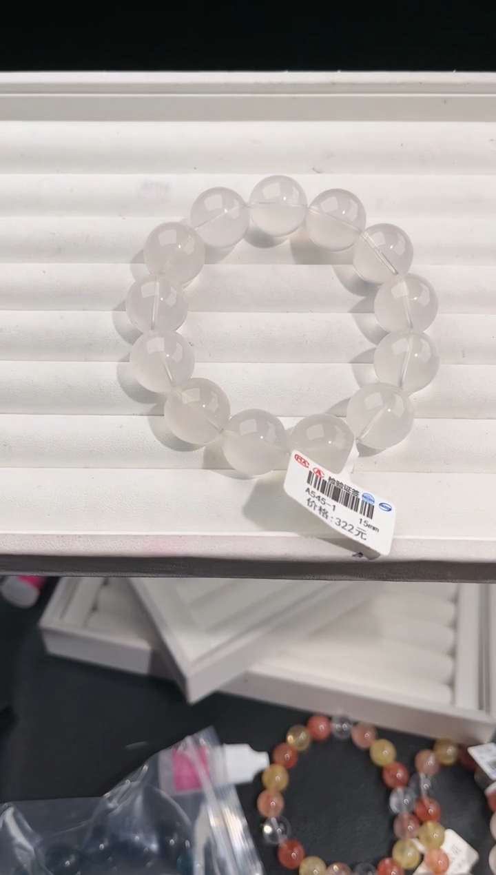 【闪购商品】水晶手链未镶嵌多样性发一奶白晶15mm