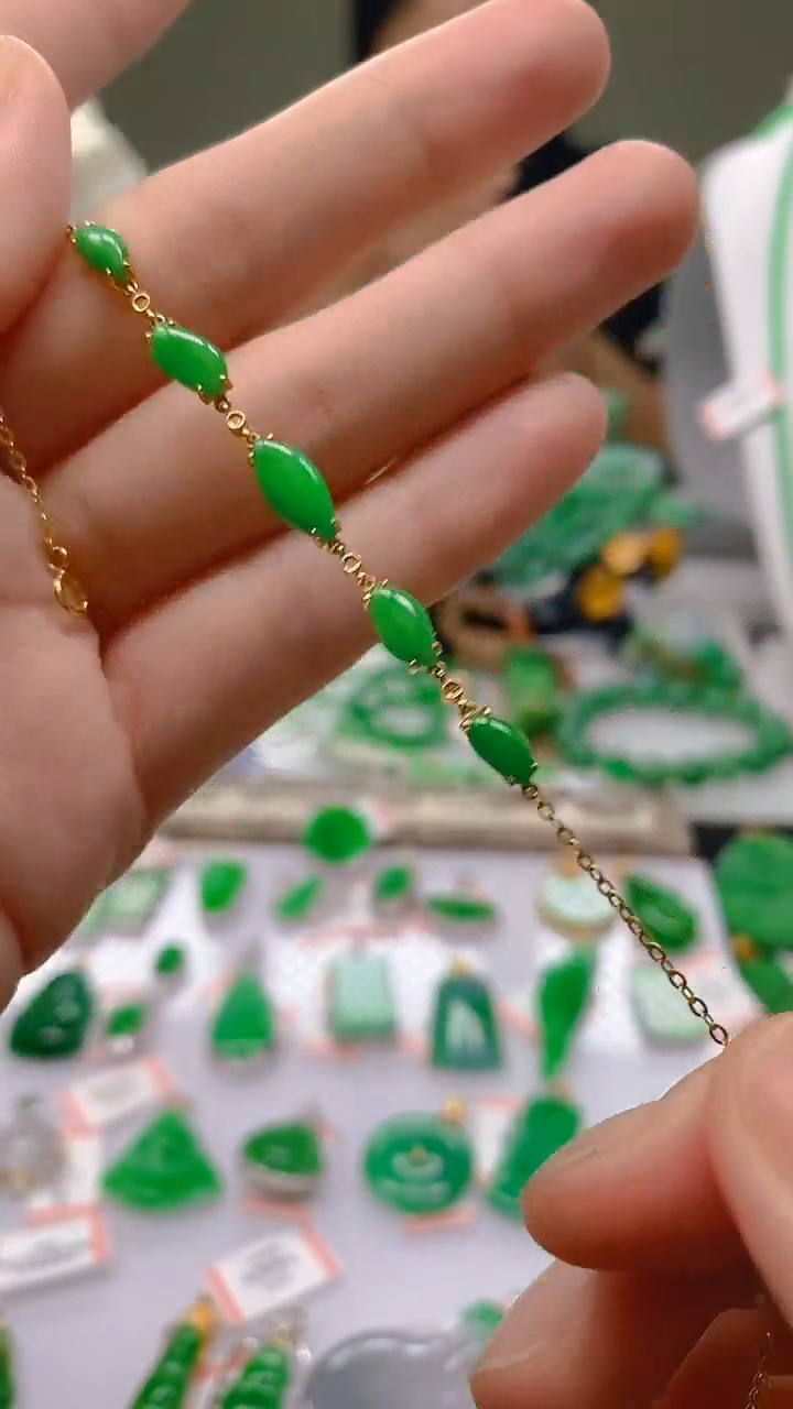 【闪购商品】翡翠18K金镶嵌颈饰 新号开播，全场乱卖