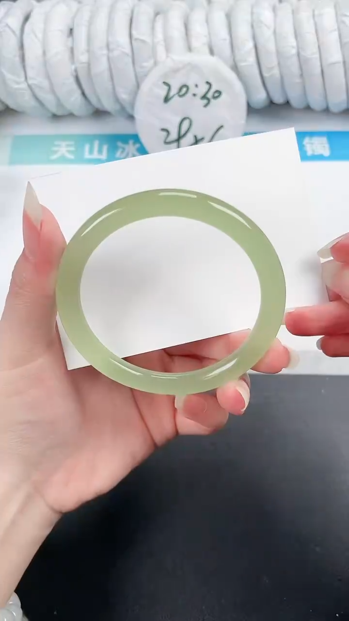 【闪购商品】石英质玉手镯未镶嵌104-59