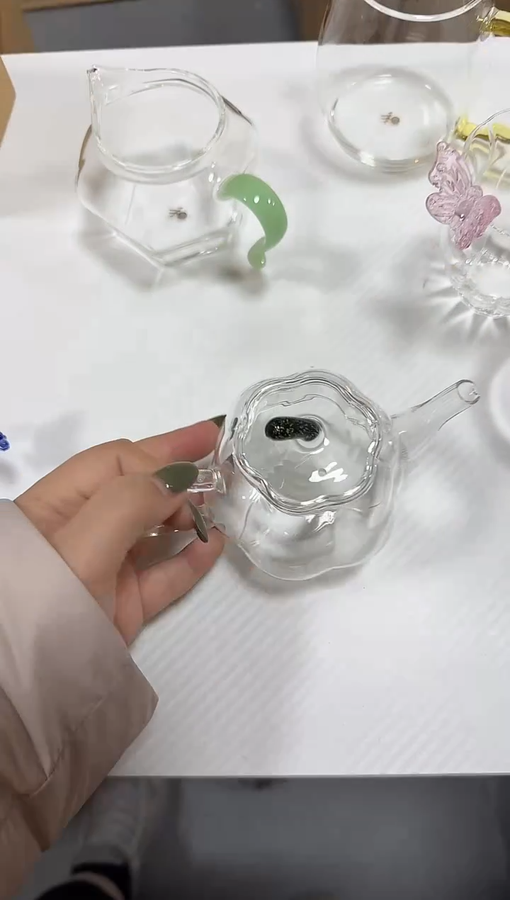 无纺布白色予乐壶+黑金盖子