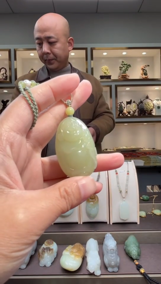 颈饰未镶嵌和田玉苏