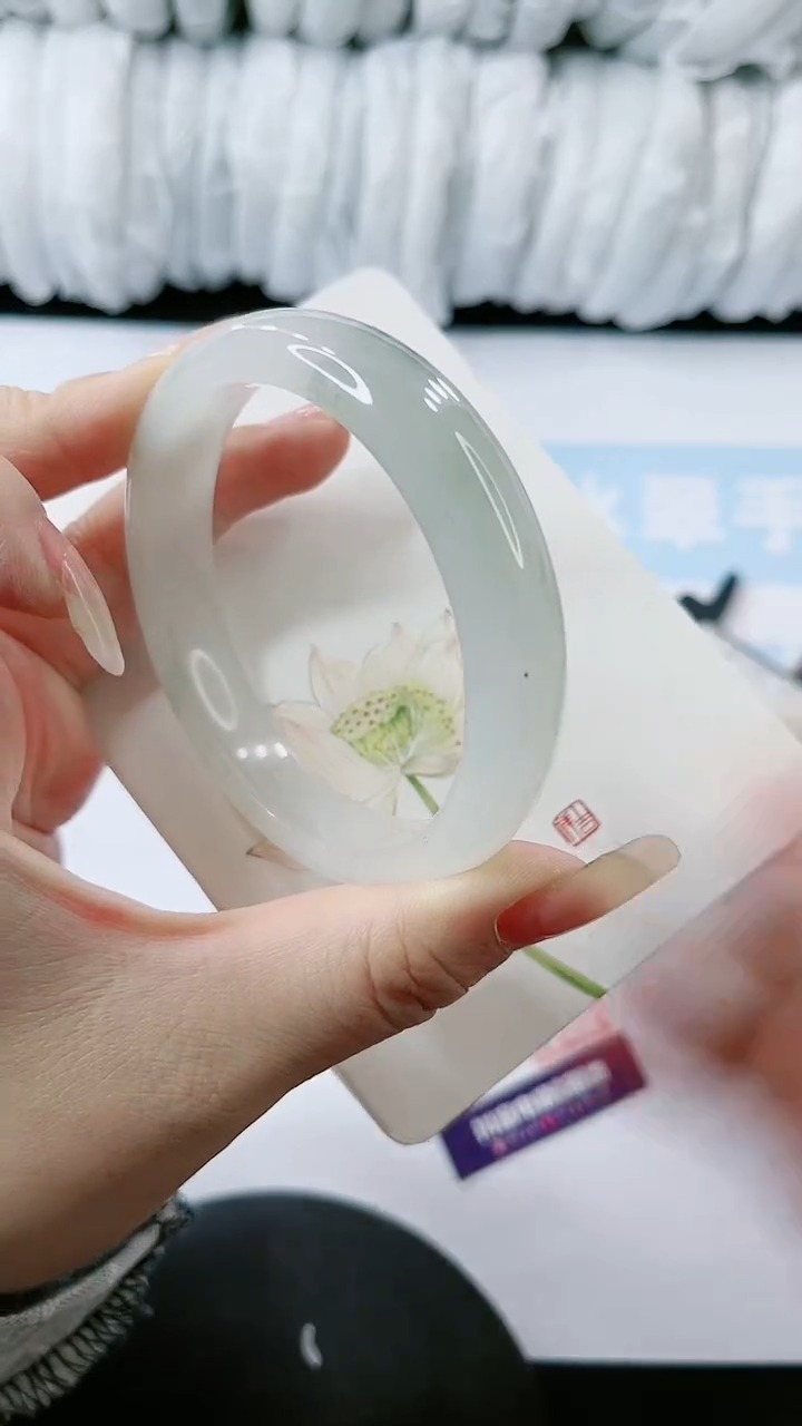 【闪购商品】石英质玉手镯未镶嵌多样性发货V706