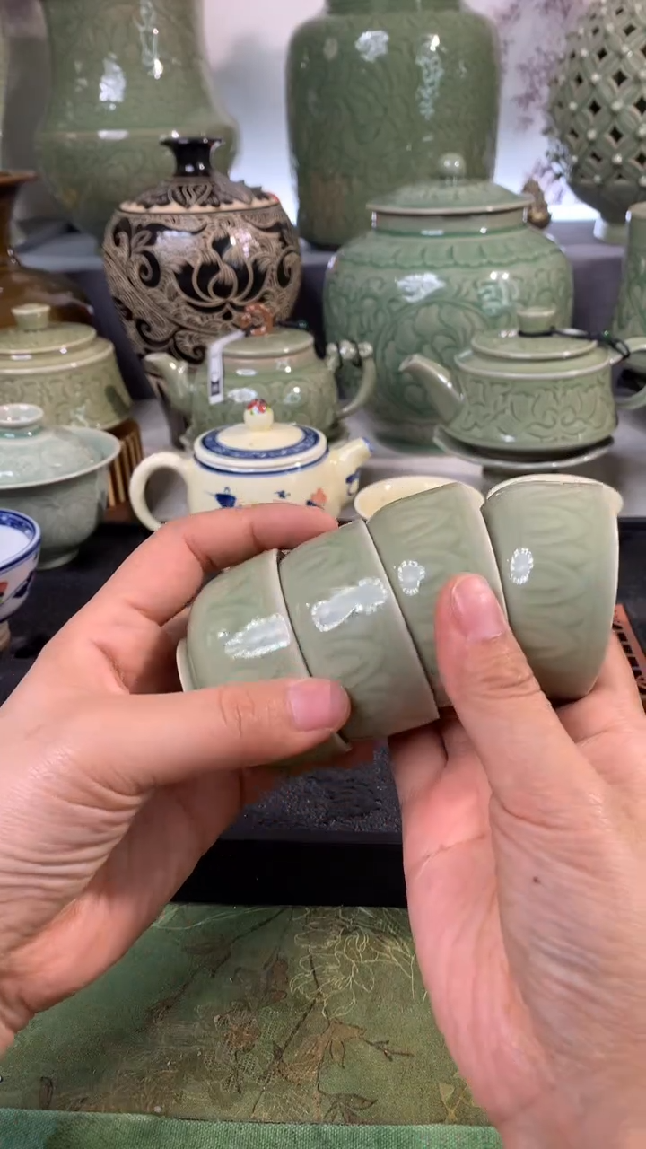 现代耀州窑小口失圆青瓷莲瓣小茶杯四只