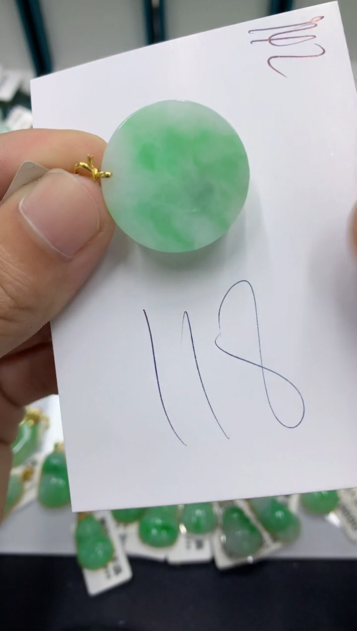 【闪购商品】翡翠颈饰18K金镶嵌翡翠