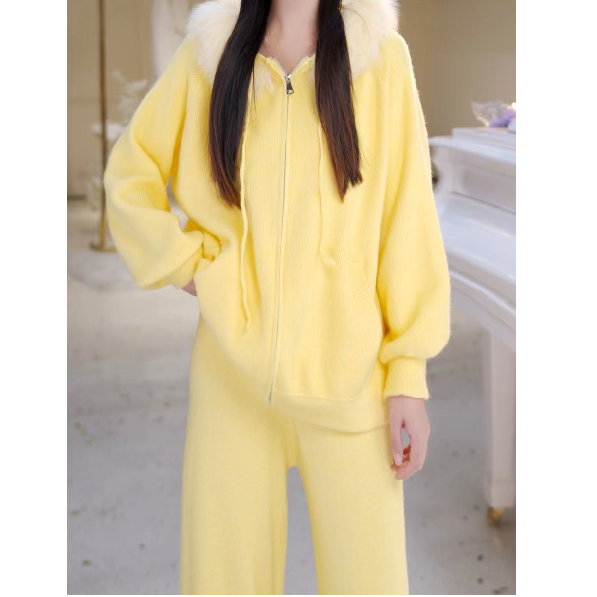 【半岛咖啡】简约开衫带帽带毛毛衣两件套813184+813185