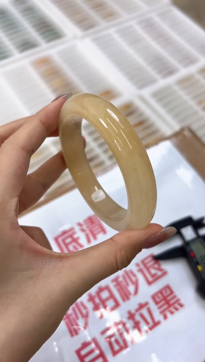 未镶嵌手镯石英质玉39-61HU