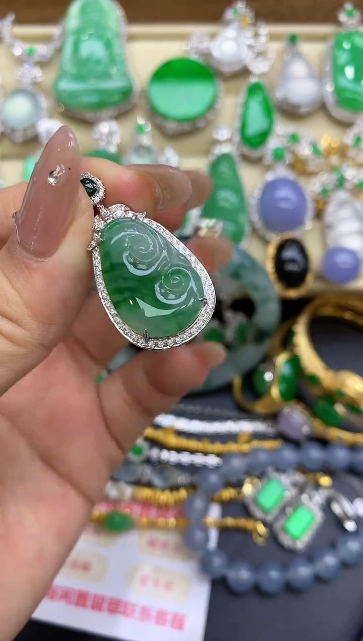 颈饰18K金镶嵌翡翠188-中国好珍宝