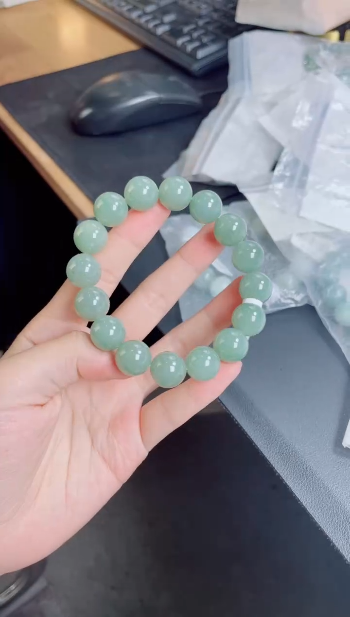定制翡翠未镶嵌珠串