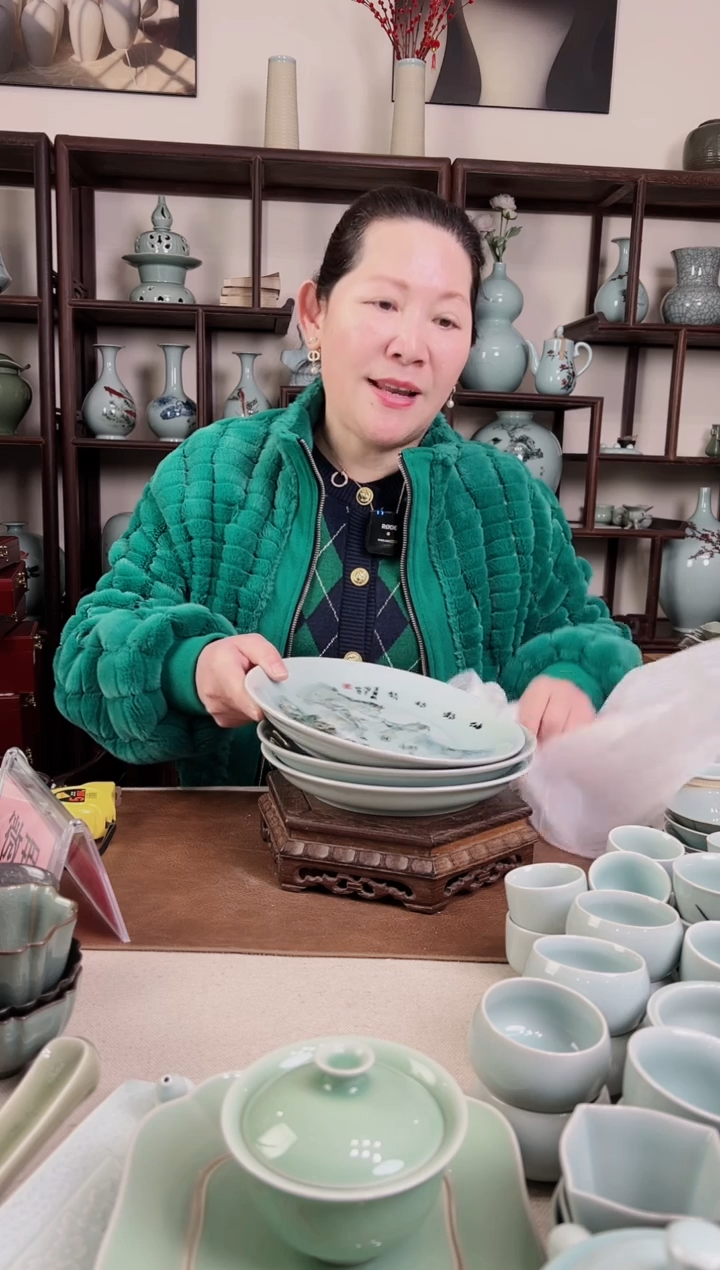 【闪购商品】杯釉中彩 山水画 小盘