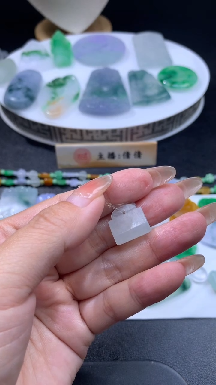 【闪购商品】定制翡翠未镶嵌翡翠