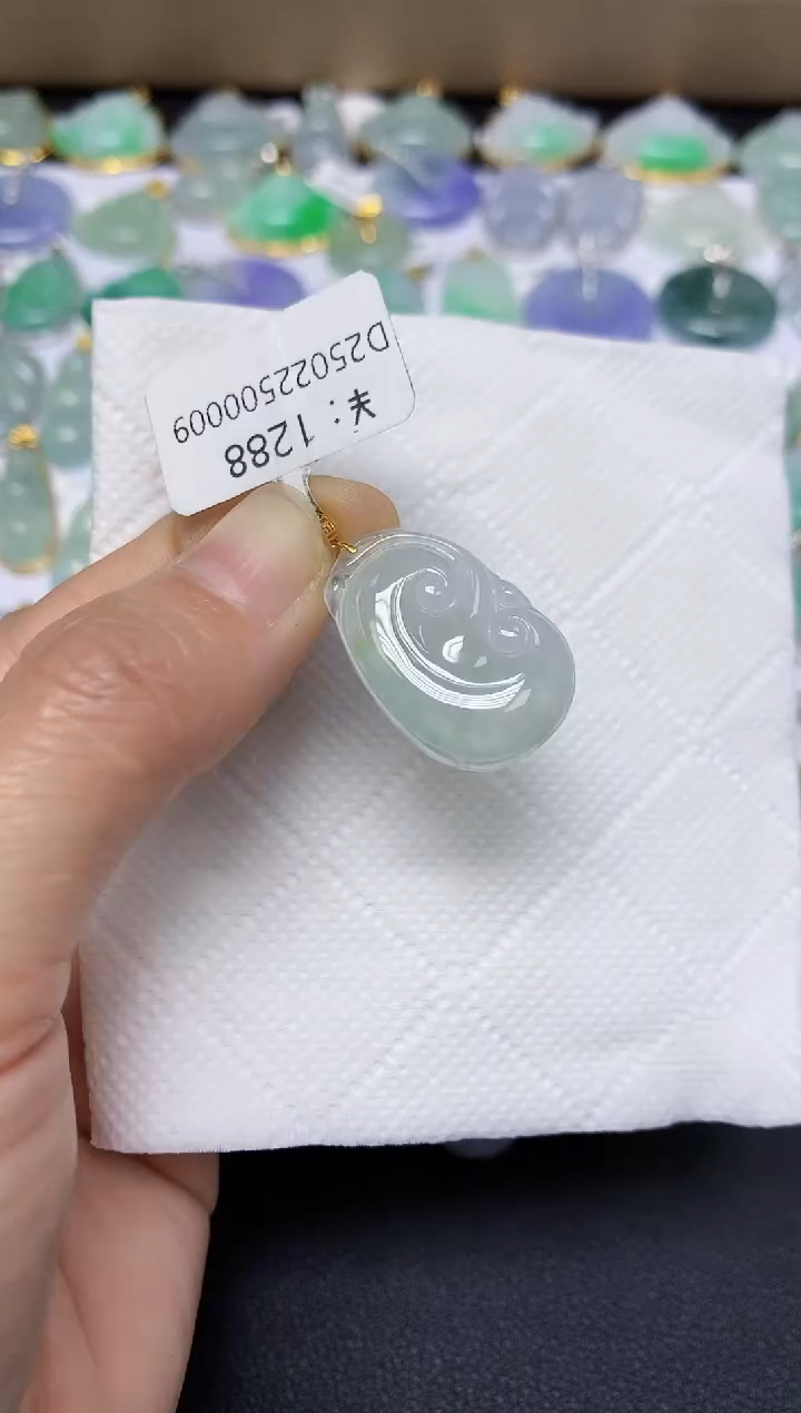 翡翠18K金镶嵌颈饰 天然翡翠A货1