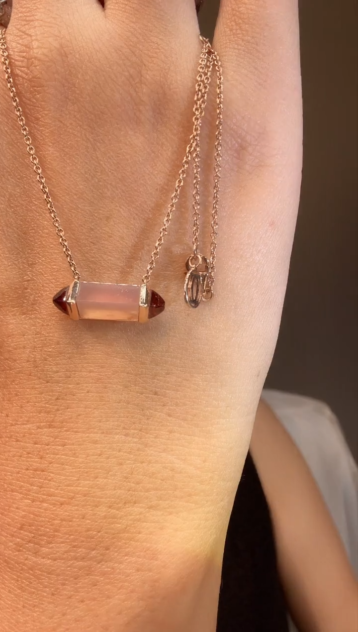 【闪购商品】石榴石颈饰18K金镶嵌粉铅笔