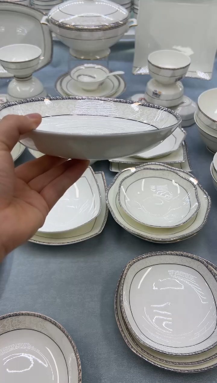 骨瓷玲珑8饭2个   