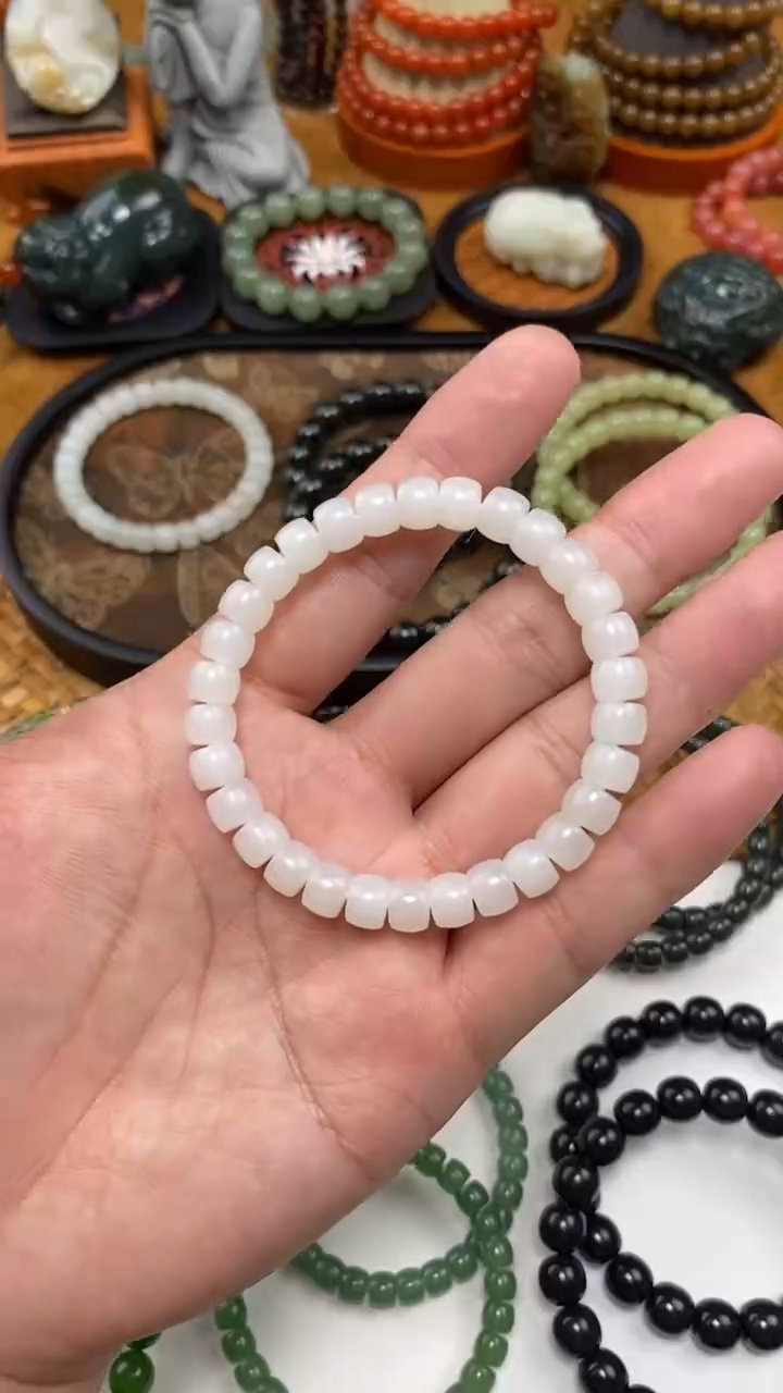 和田玉未镶嵌颈饰手串