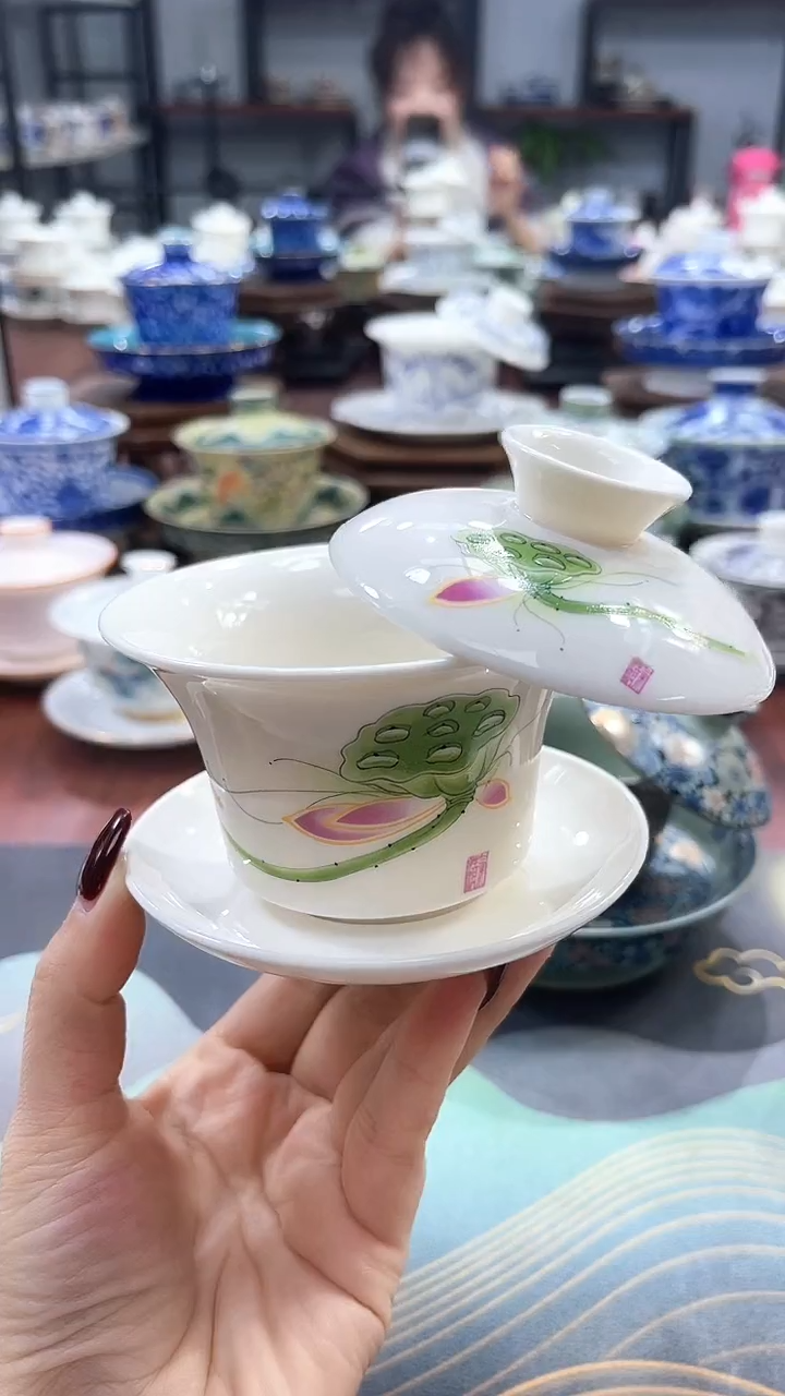【闪购商品】小号鱼戏荷莲马蹄盖碗