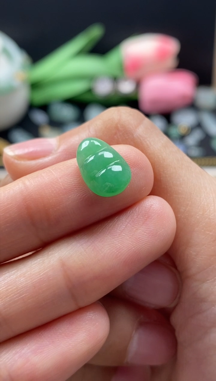 【闪购商品】翡翠颈饰未镶嵌翡翠果绿福豆