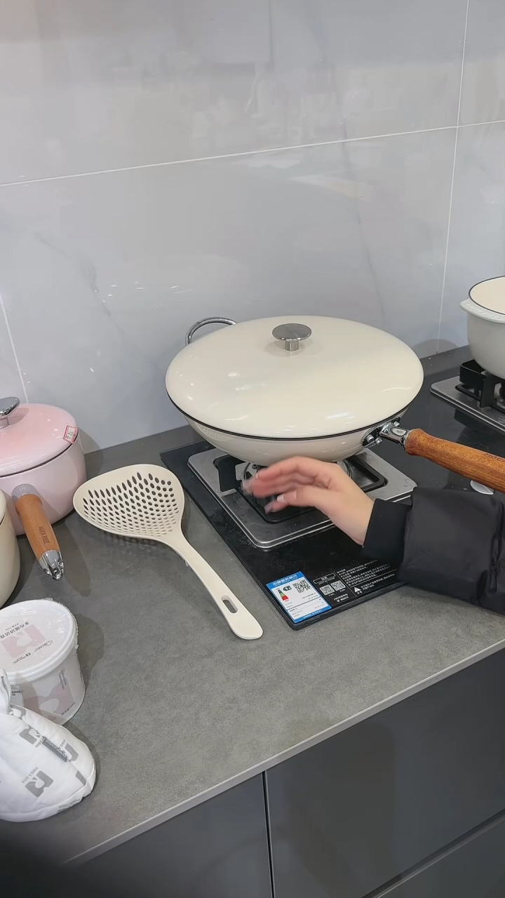 【闪购商品】瓷珐琅炒锅32cm-奶油白