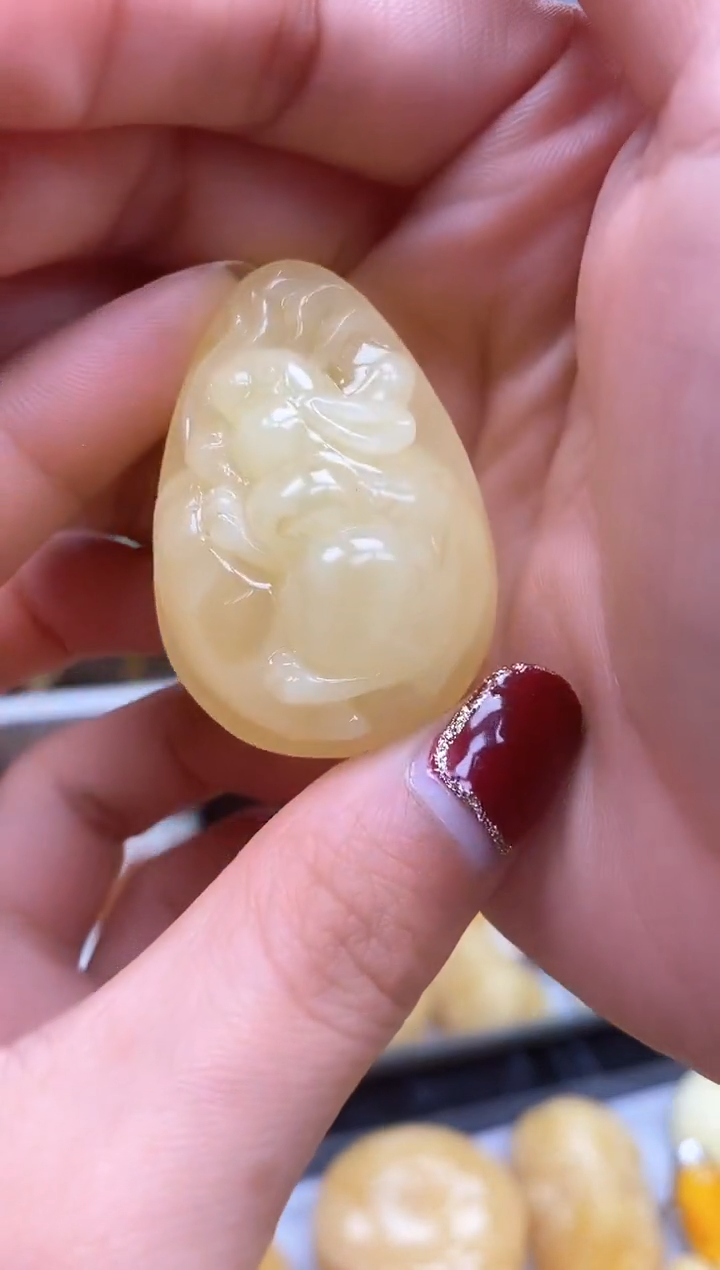 【闪购商品】琥珀裸石未镶嵌挂坠