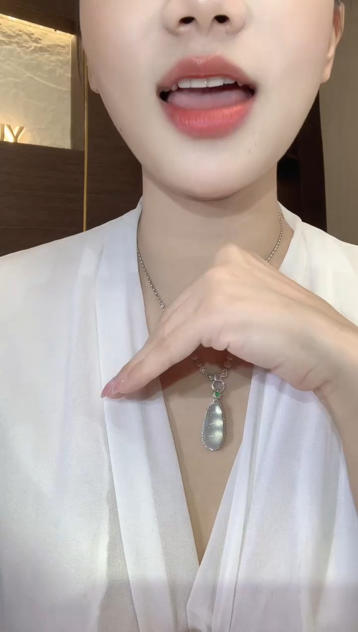 吊坠(不含链)18K金镶嵌翡翠C6