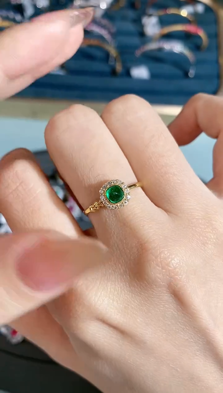 【闪购商品】祖母绿戒指18K金镶嵌戒指