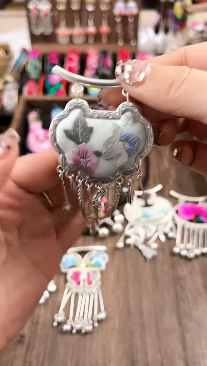 【闪购商品】织绣民族风老绣饰品194