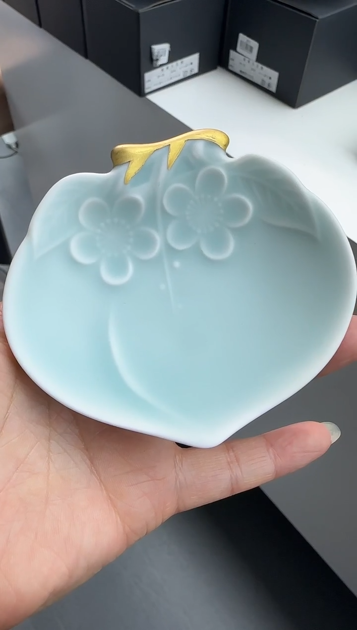 瓷片辰辰家的瓷器真好看