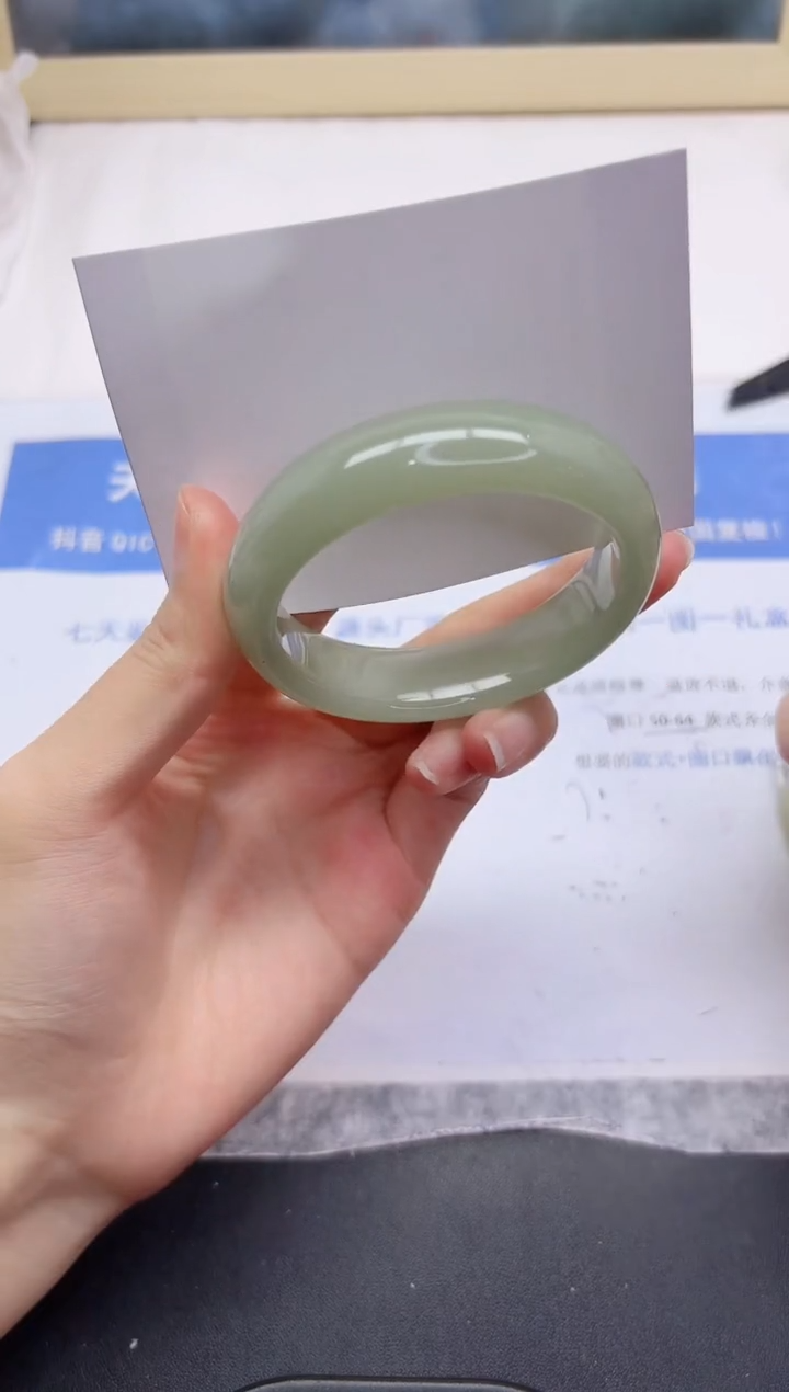 石英质玉手镯未镶嵌52-53.1