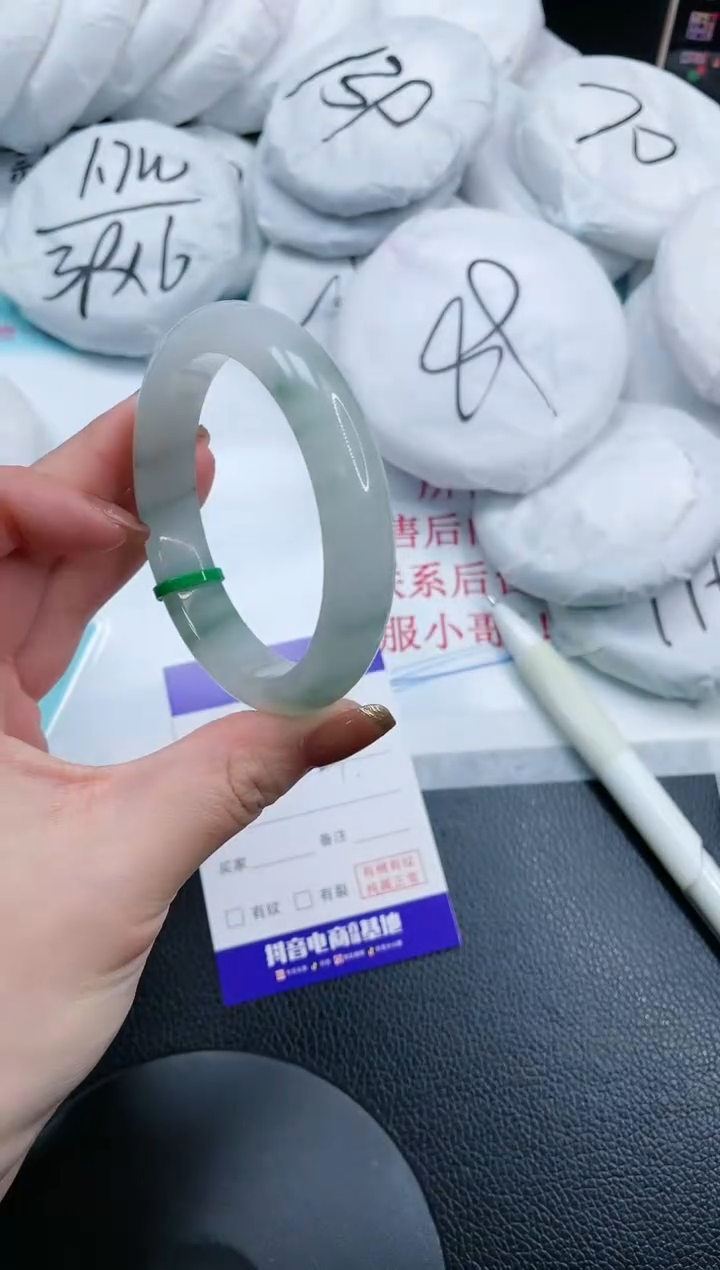 【闪购商品】石英质玉未镶嵌手镯14S223-56