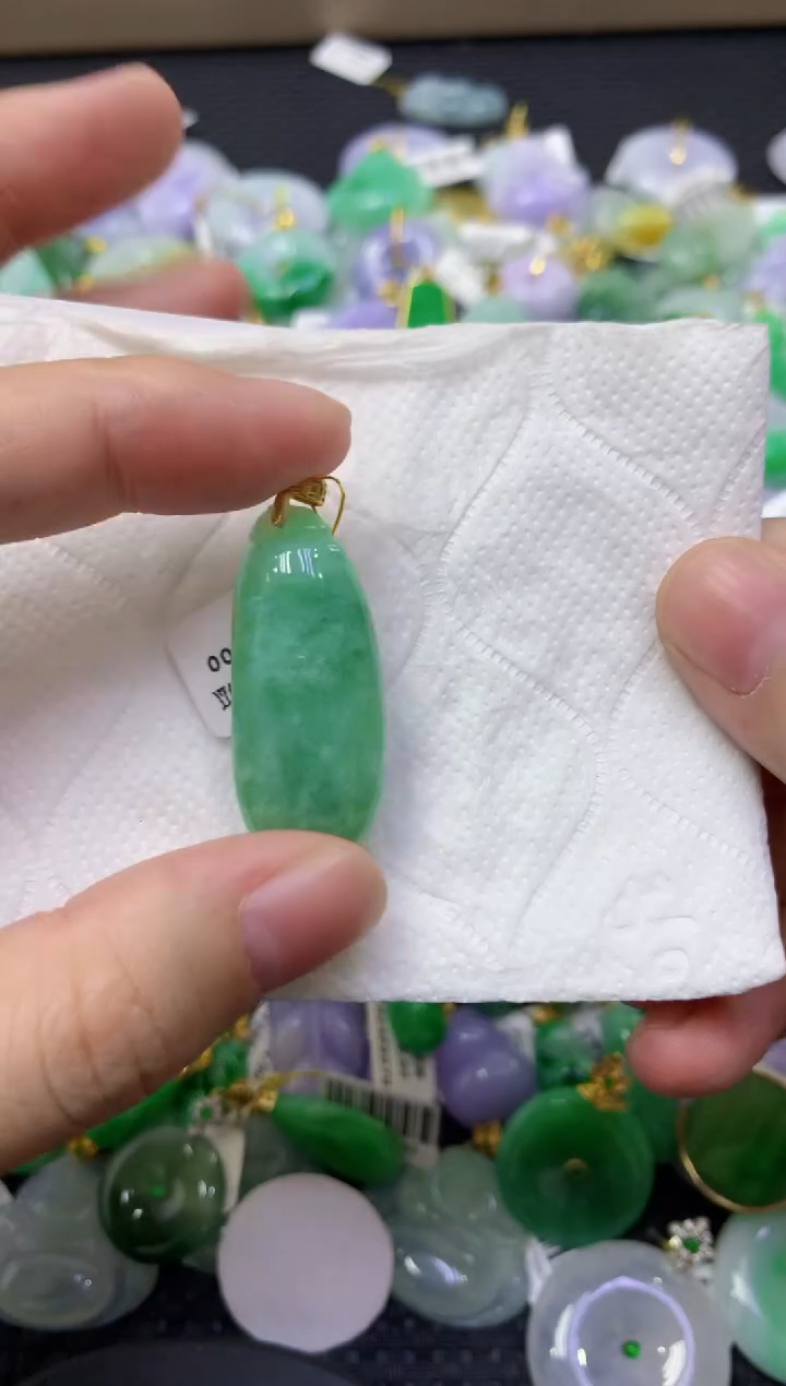 颈饰未镶嵌翡翠天然缅甸翡翠A货