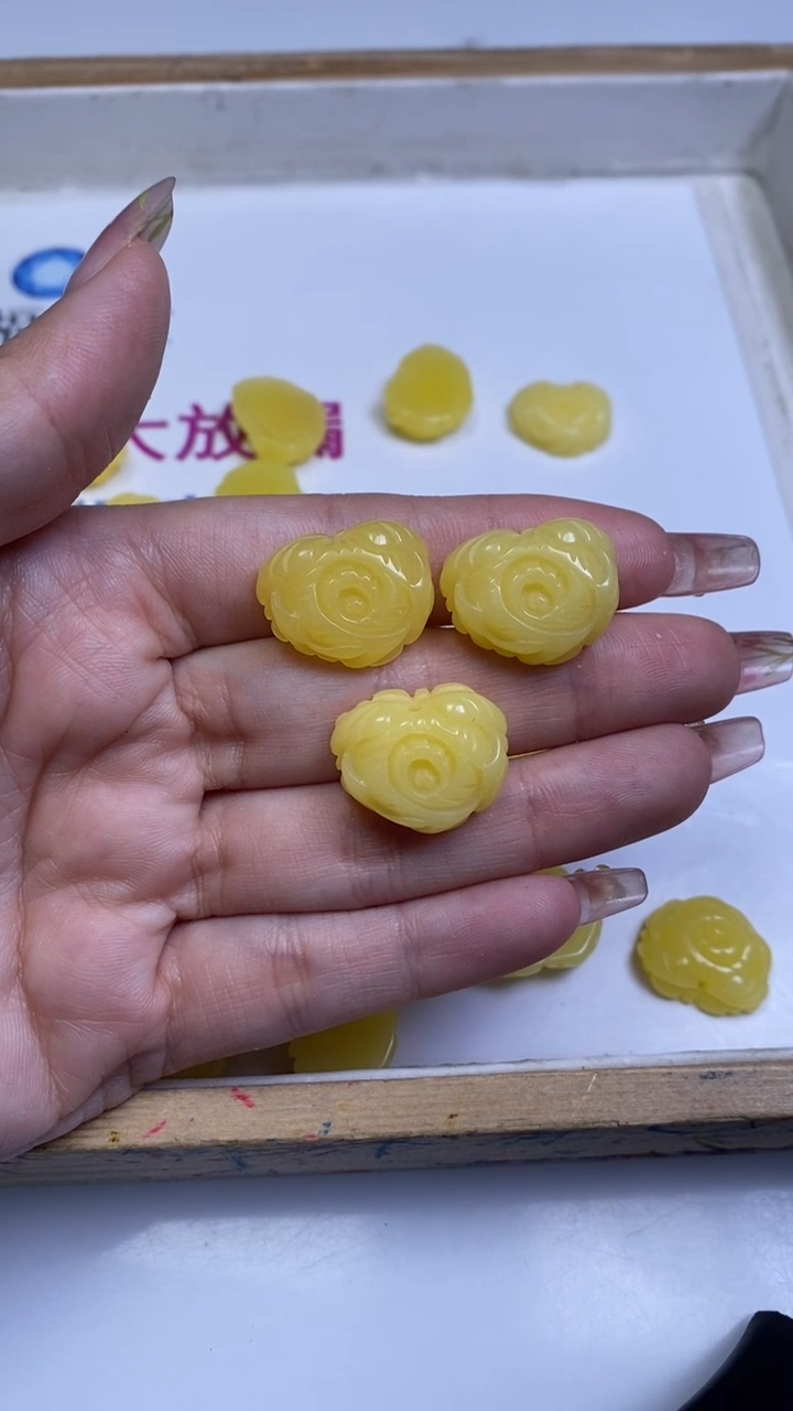 裸石蜜蜡未镶嵌M935 蜜蜡 吊坠牡丹花3个6.8元