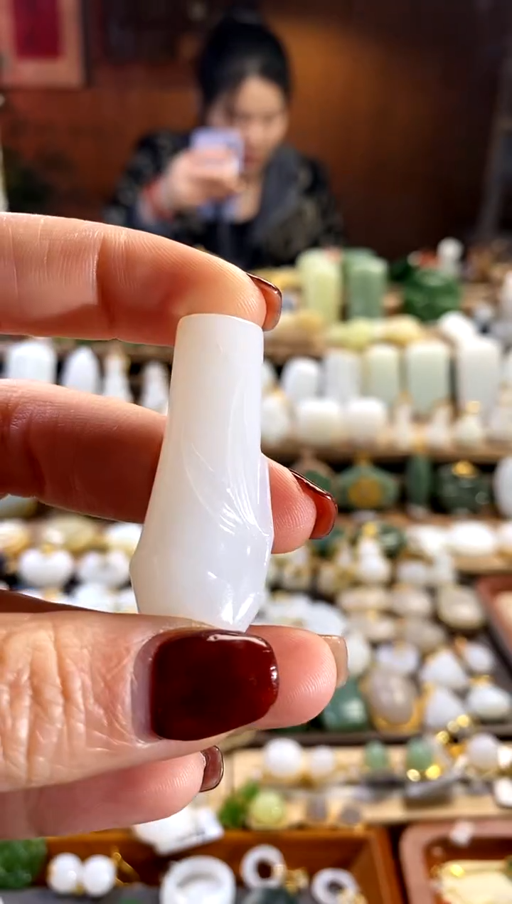 【闪购商品】和田玉吊坠未镶嵌。