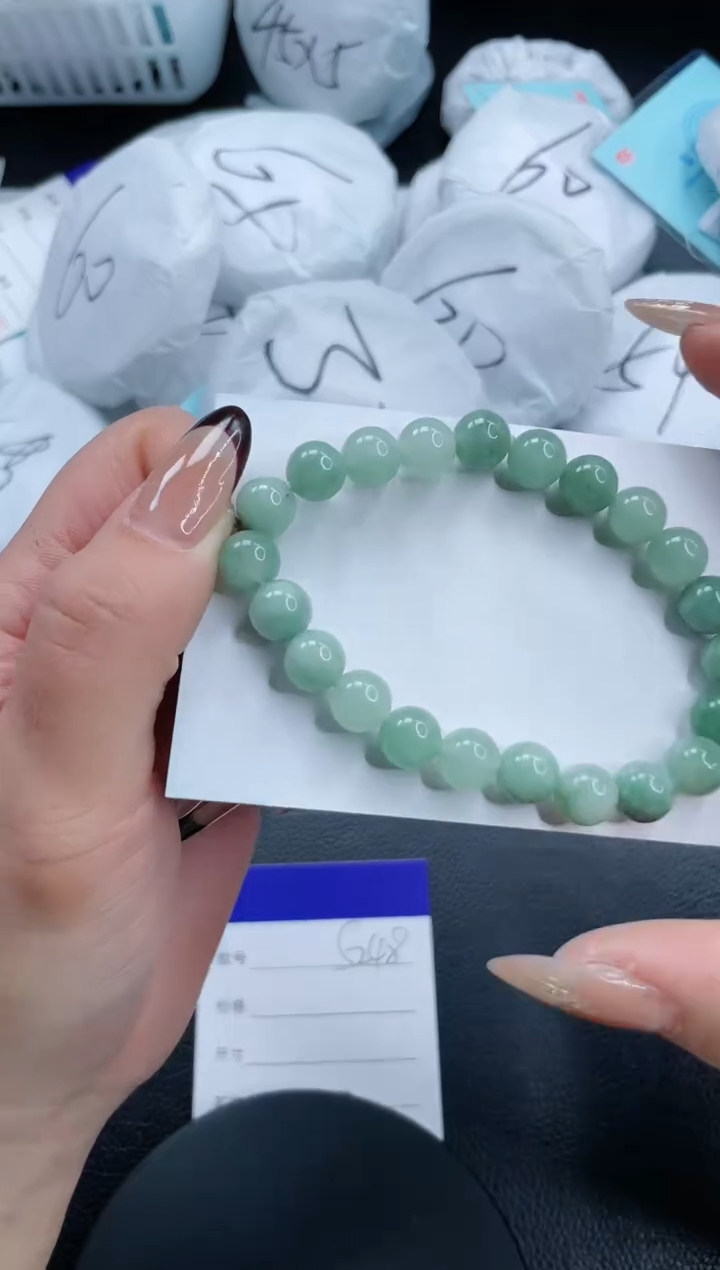 【闪购商品】石英质玉手链未镶嵌浅绿手链