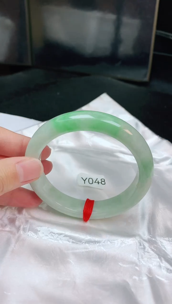【闪购商品】翡翠手镯未镶嵌缅甸天然a货翡翠