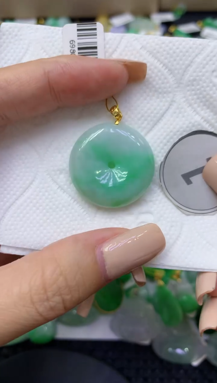 颈饰未镶嵌翡翠天然缅甸翡翠A货