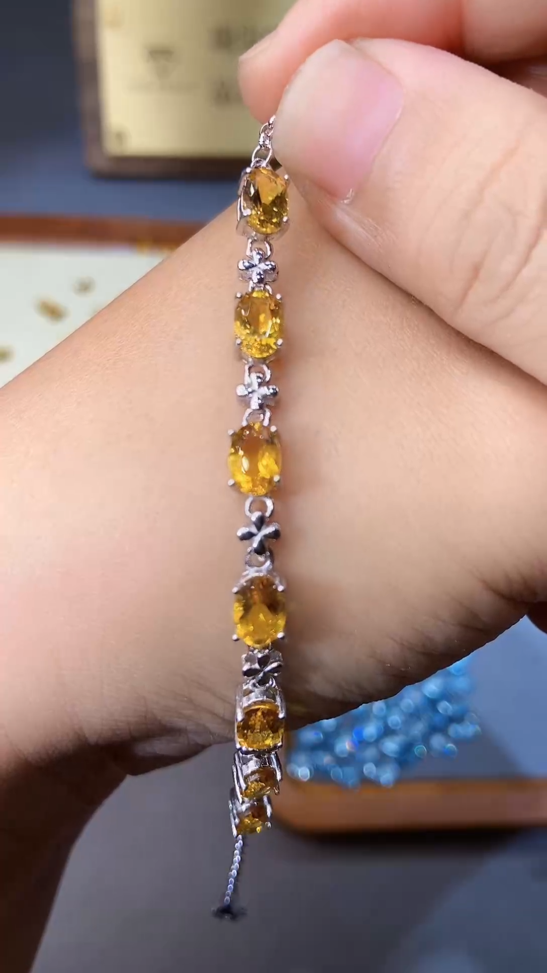【闪购商品】黄晶手链银S925镶嵌11111