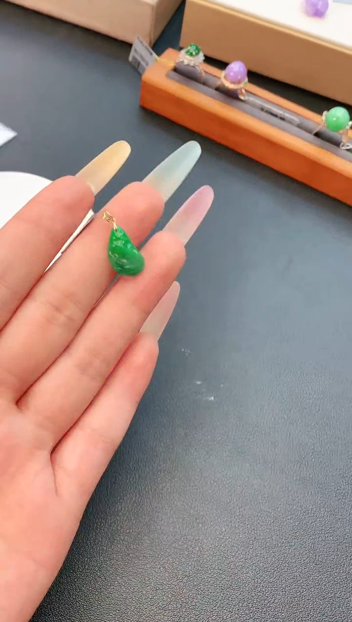 翡翠18K金镶嵌颈饰赠礼盒证书 乐乐