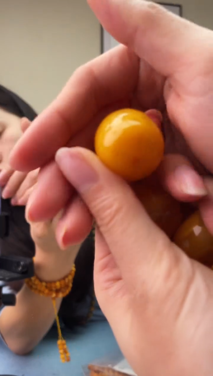 琥珀未镶嵌珠宝奇石T08假一罚十，多样性发一件